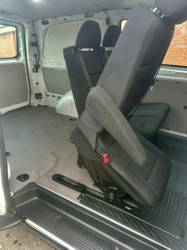 MERCEDES VITO 111CDI MIXTO 6 PLAZAS - Imagen 14